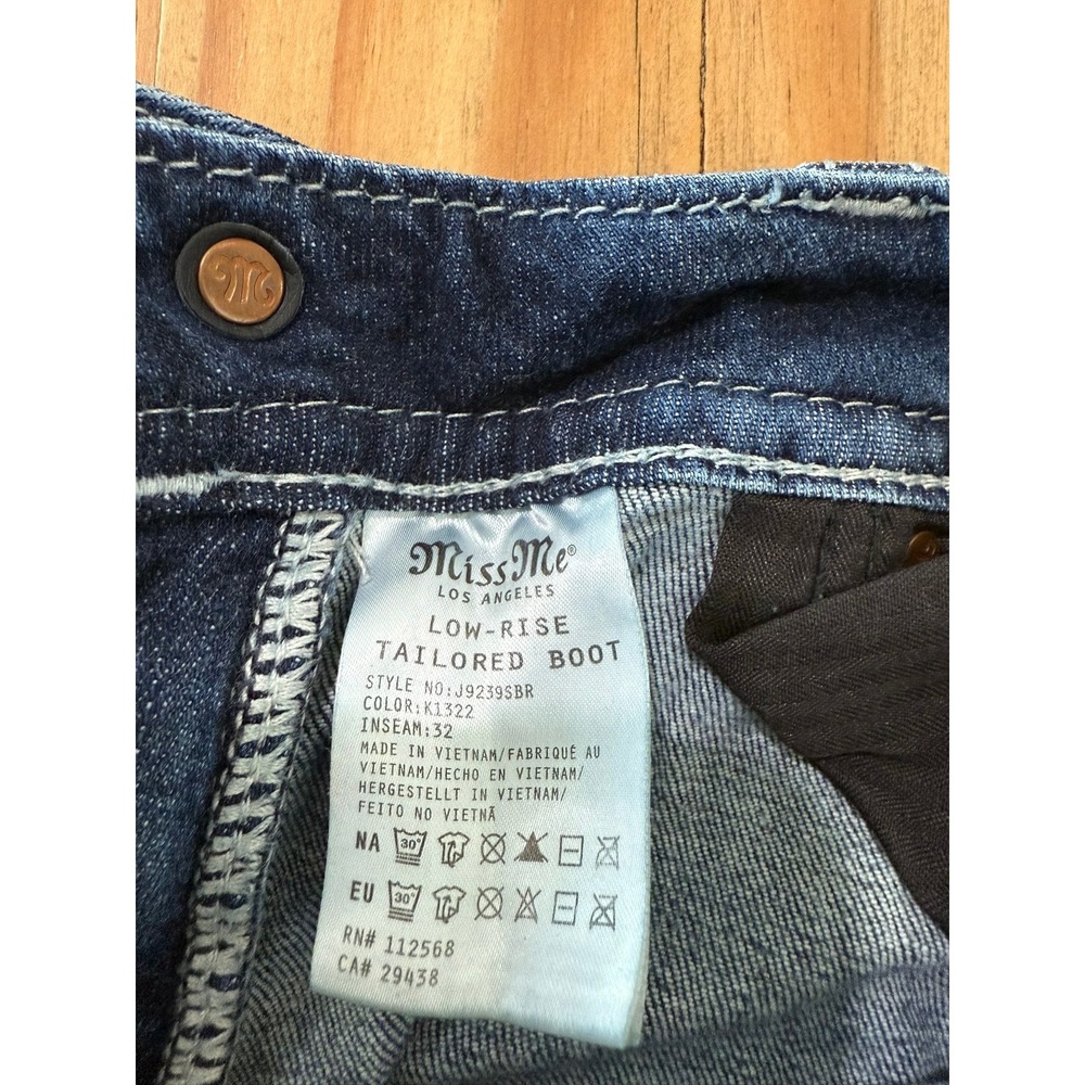 #D- 051- Miss Me Low Rise Tailored Bootcut Jeans Dark Wash Cross Embellished - Picture 8 of 8